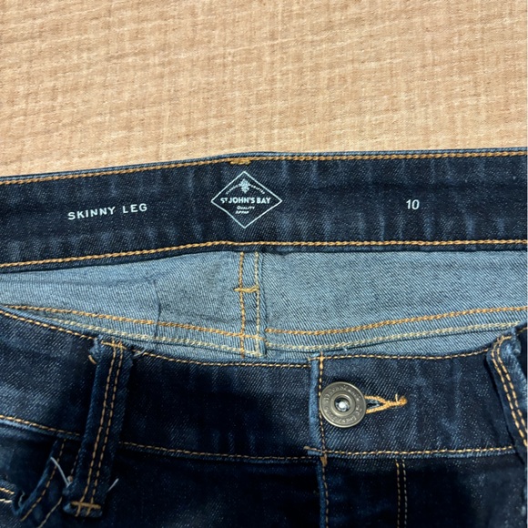 St John’s Bay Skinny Jeans - Womens ‘s Size 10 - Some stretch. - Picture 3 of 3
